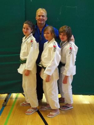 BEKER DER TOPJUDOKAS LOKEREN 29-01-2011<br>
Lynn Folie -15/-40kg , Jana Lieckens -15/-40kg en Valentina Askic -15/-52kg