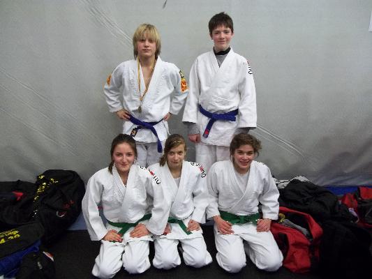 GROEPSFOTO met Valentina, Jana, Lynn en Marciano op tornooi te Ingelmunster 2011