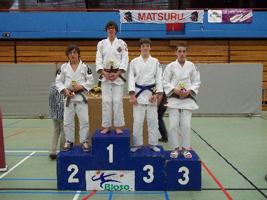 Podiumfoto met Nick Folie --- BRONS op Bekers der Kempen 2011