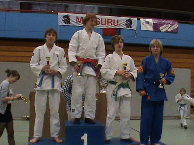 Podiumfoto met Marciano Proost --- GOUD op Bekers der Kempen Herentals 2011.