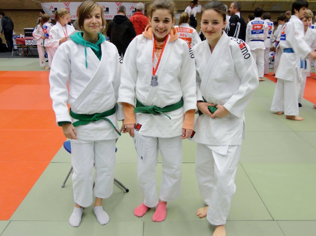 JANA LIECKENS (goud) – VALENTINA ASKIC (zilver) – LYNN FOLIE (BRONS)