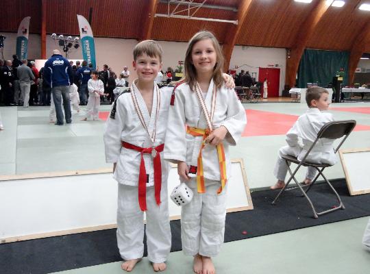 Gregory (4de plaats) & Isabella (goud), beiden trots op hun medaille!