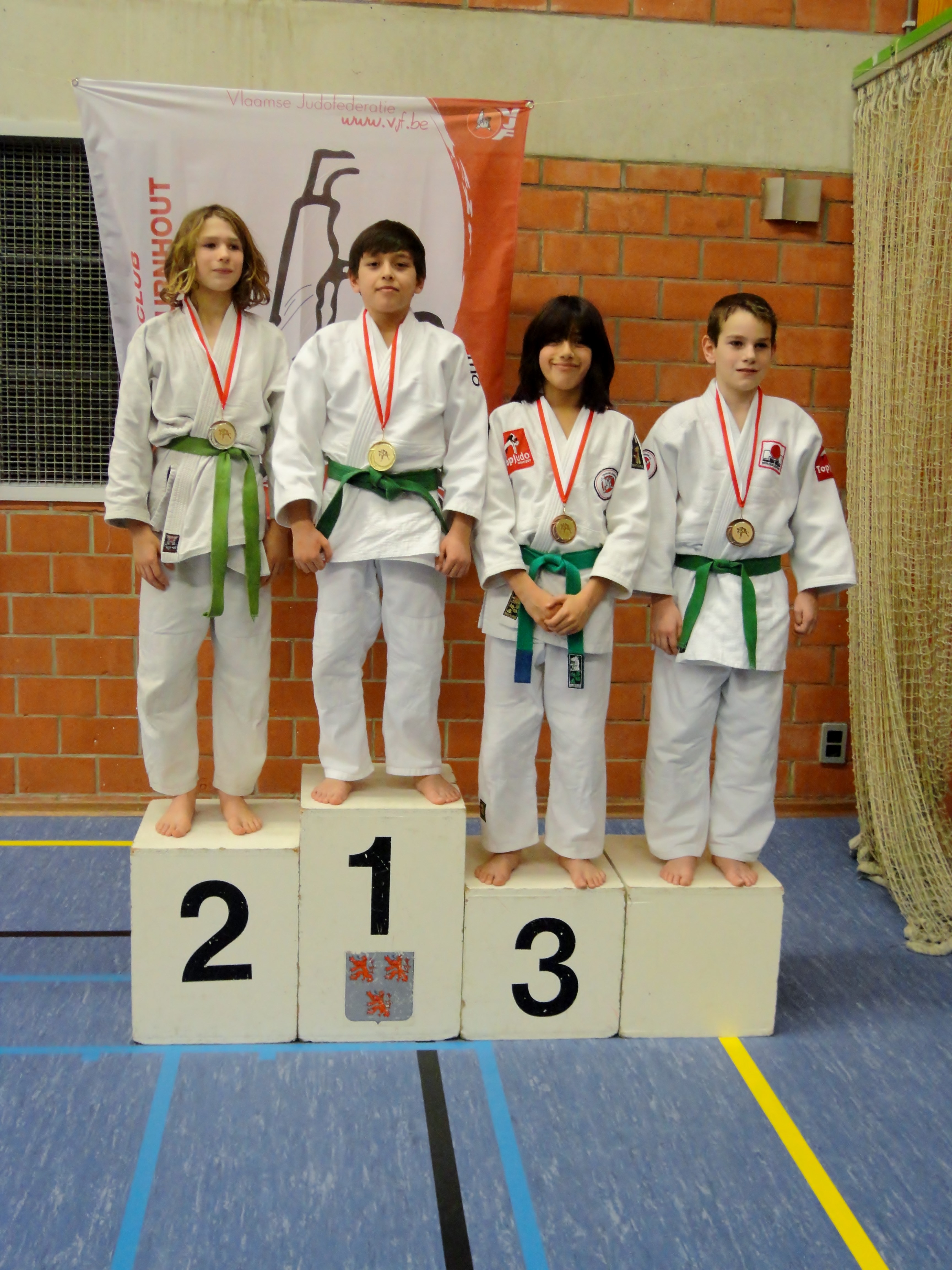 ZELEM pakt vlot het GOUD U15/-38KG