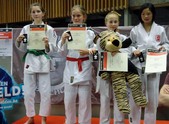 PODIUMFOTO U13 met ISABELLA die het ZILVER won!!!
Een dikke PROFICIAT!!!